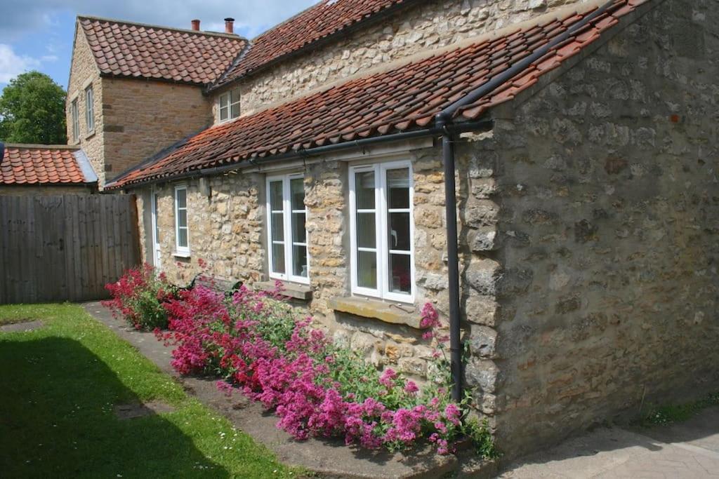 Pretty Yorkshire Stone Cottage Harome Eksteriør billede